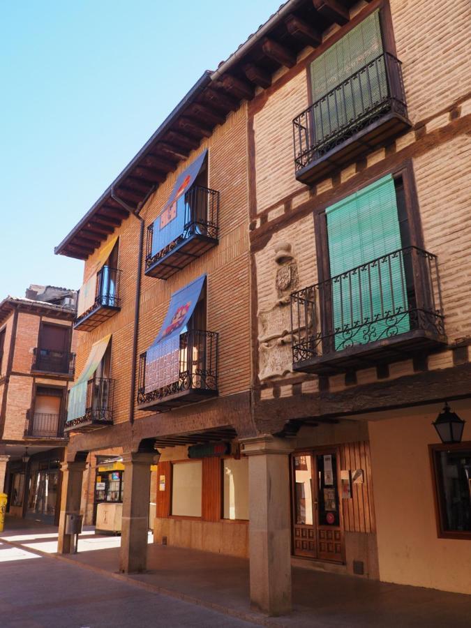 La Casona Del Zoilo -Los Arenales- เอลบูร์โก เด ออสมา ภายนอก รูปภาพ